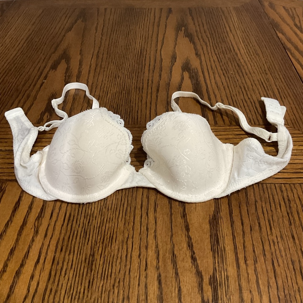 Maidenform Cream Lace T-shirt Bra
